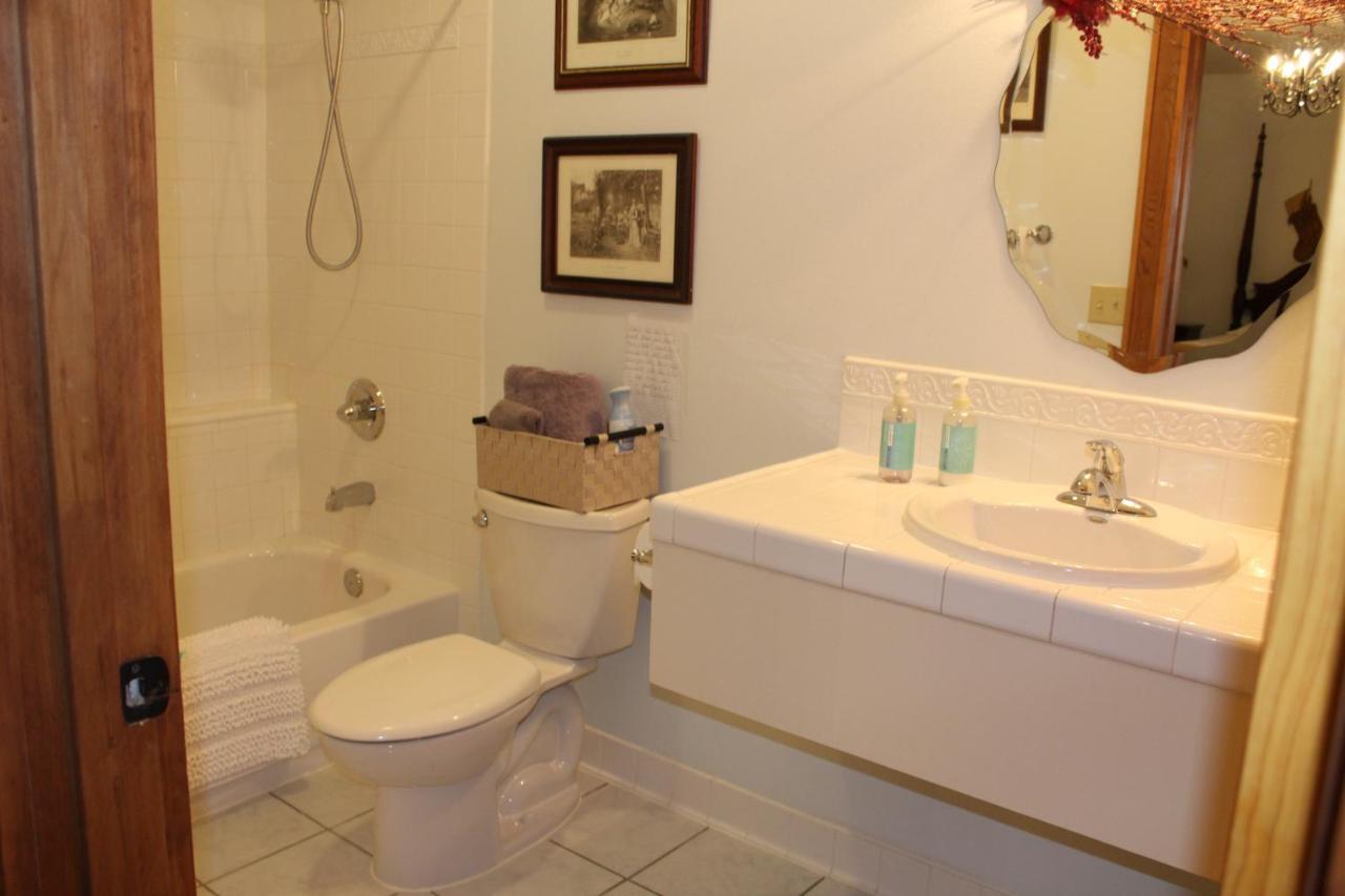 Maria'S Creekside B&B แองเคอเรจ ภายนอก รูปภาพ